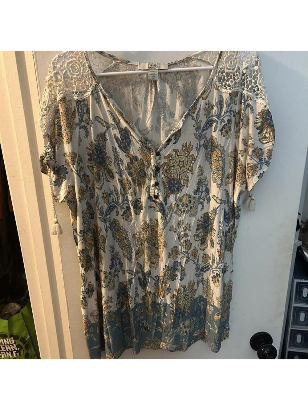 Vintage America boho flowy blue/gold floral blouse with lace trim size 2X